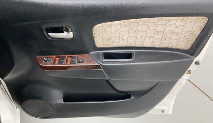 2016 Maruti Wagon R 1.0 VXI, Petrol, Manual, 97,105 km, Driver Side Door Panels Control