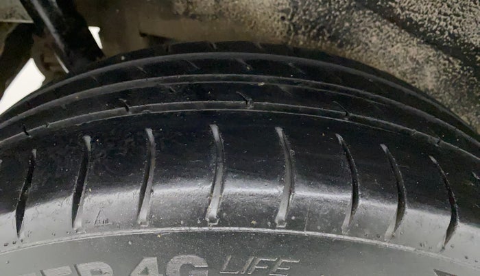 2016 Maruti Wagon R 1.0 VXI, Petrol, Manual, 97,105 km, Right Rear Tyre Tread