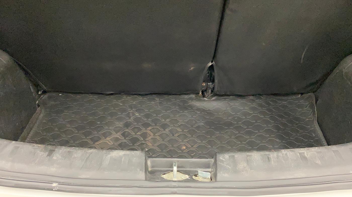 2015 Maruti Swift VXI, Petrol, Manual, 85,182 km, Boot Inside