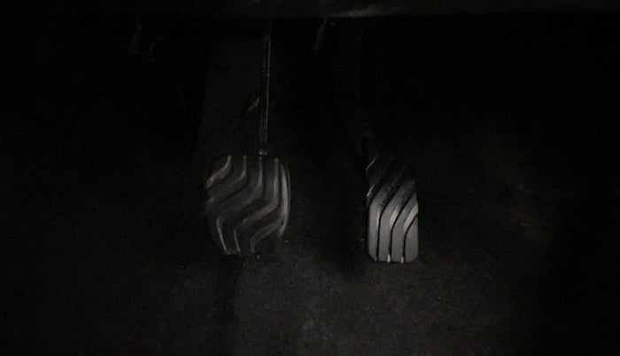 2020 Renault Kwid RXT 1.0 AMT (O), Petrol, Automatic, 29,168 km, Pedals