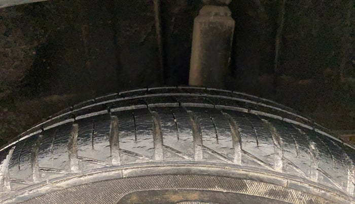 2020 Renault Kwid RXT 1.0 AMT (O), Petrol, Automatic, 29,168 km, Left Rear Tyre Tread