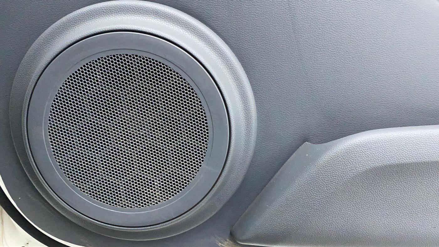 2016 Maruti Alto 800 LXI, Petrol, Manual, 1,02,043 km, Speakers