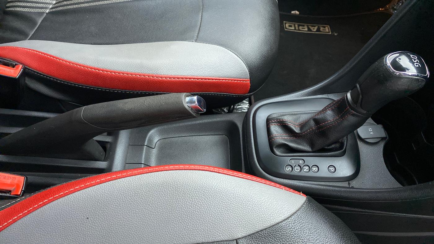 2018 Skoda Rapid Style 1.5 TDI AT, Diesel, Automatic, 43,748 km, Gear Lever