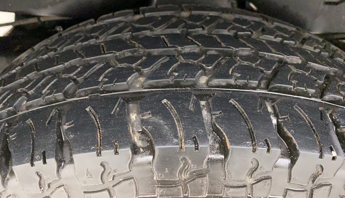 2021 Mahindra Thar LX PETROL HT 4WD AT, Petrol, Automatic, 8,373 km, Right Front Tyre Tread