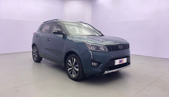 2021 Mahindra XUV300 W8 (O) 1.2 PETROL AMT, Petrol, Automatic, 29,784 km, Right Front Diagonal