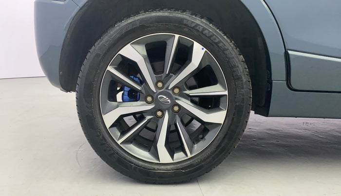 2021 Mahindra XUV300 W8 (O) 1.2 PETROL AMT, Petrol, Automatic, 29,784 km, Right Rear Wheel