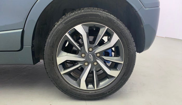 2021 Mahindra XUV300 W8 (O) 1.2 PETROL AMT, Petrol, Automatic, 29,784 km, Left Rear Wheel