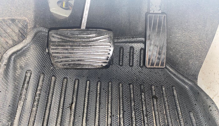 2021 Mahindra XUV300 W8 (O) 1.2 PETROL AMT, Petrol, Automatic, 29,784 km, Pedals