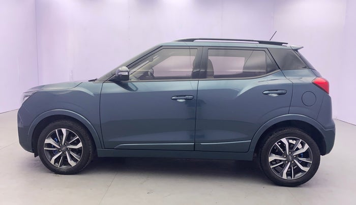 2021 Mahindra XUV300 W8 (O) 1.2 PETROL AMT, Petrol, Automatic, 29,784 km, Left Side