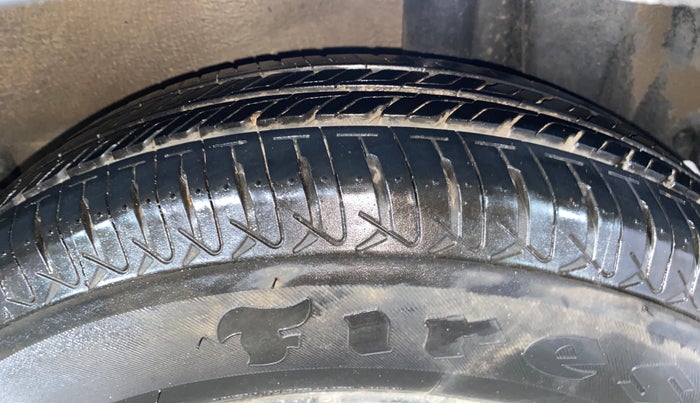 2012 Maruti Ritz VXI, Petrol, Manual, 53,465 km, Left Rear Tyre Tread