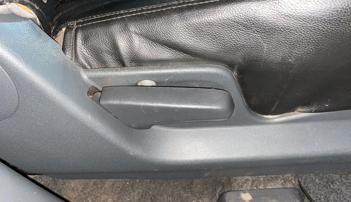 2012 Maruti Ritz VXI, Petrol, Manual, 53,465 km, Driver Side Adjustment Panel