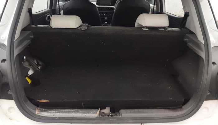 2025 Hyundai GRAND I10 NIOS SPORTZ 1.2 KAPPA VTVT CNG, CNG, Manual, 14,548 km, Boot Inside