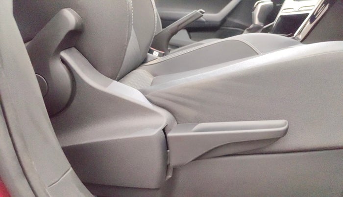 2025 Volkswagen VIRTUS GT Line 1.0L TSI AT, Petrol, Automatic, 5,719 km, Driver Side Adjustment Panel