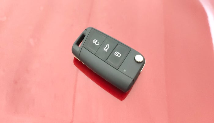 2025 Volkswagen VIRTUS GT Line 1.0L TSI AT, Petrol, Automatic, 5,719 km, Key Close Up