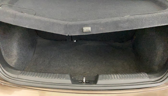 2018 Volkswagen Polo HIGHLINE PLUS 1.2(16 ALLOY, Petrol, Manual, 51,699 km, Boot Inside