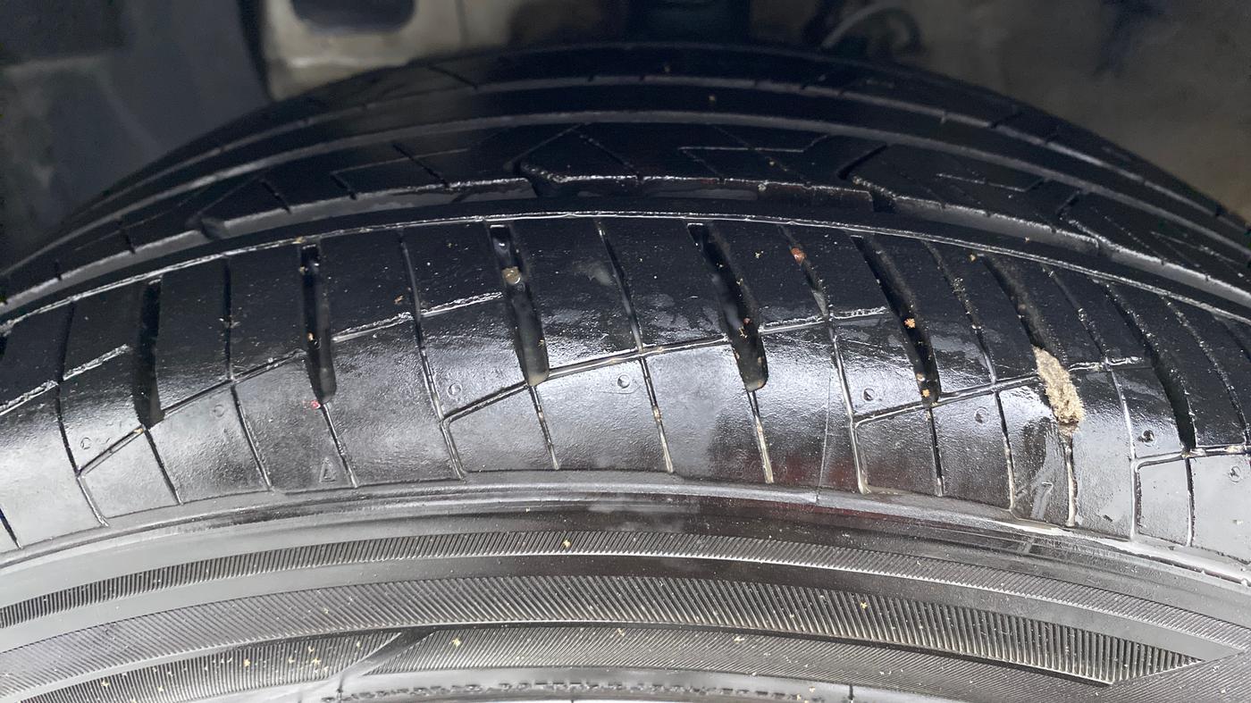 2020 Hyundai Elite i20 ASTA 1.2 (O), Petrol, Manual, 10,201 km, Left Front Tyre Tread