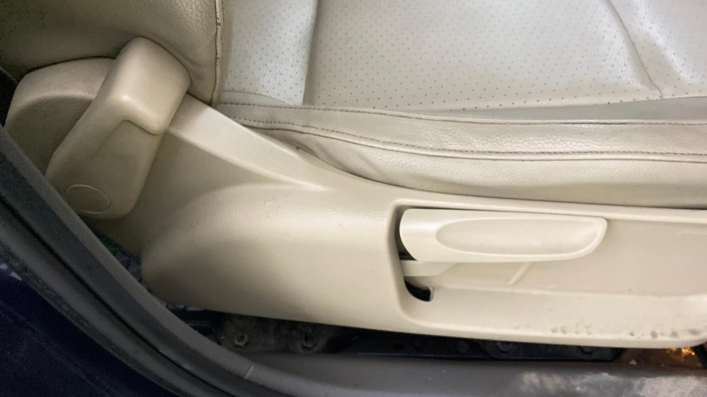 2015 Volkswagen Vento 1.2 TSI HIGHLINE PLUS AT, Petrol, Automatic, 50,563 km, Driver Side Adjustment Panel