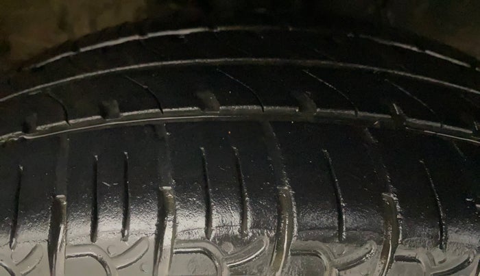 2018 Maruti Wagon R 1.0 VXI+ (O) MT, Petrol, Manual, 33,300 km, Right Front Tyre Tread