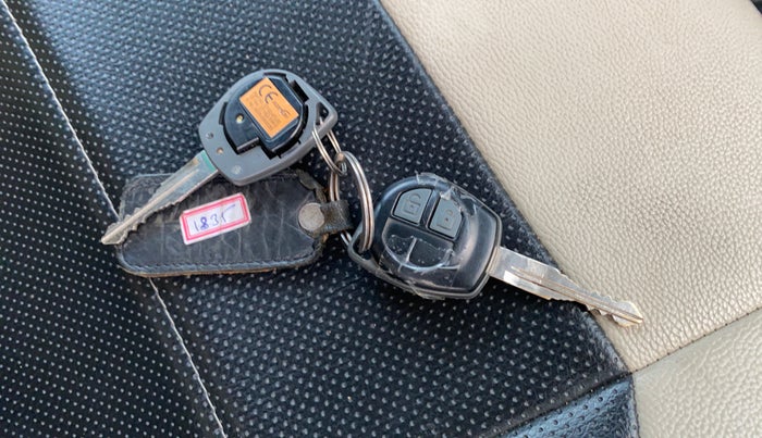 2018 Maruti Wagon R 1.0 VXI+ (O) MT, Petrol, Manual, 33,300 km, Key Close Up