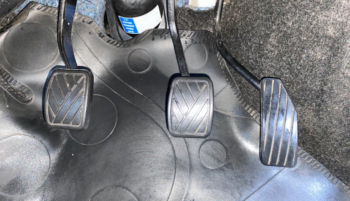 2018 Maruti Wagon R 1.0 VXI+ (O) MT, Petrol, Manual, 33,300 km, Pedals