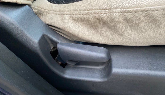 2018 Maruti Wagon R 1.0 VXI+ (O) MT, Petrol, Manual, 33,300 km, Driver Side Adjustment Panel