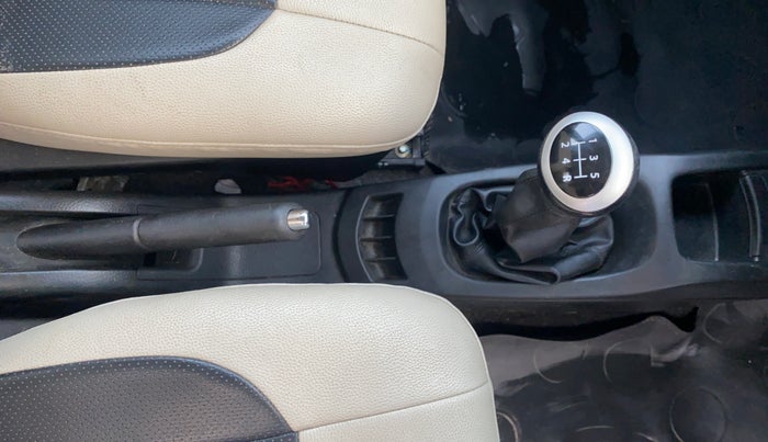 2018 Maruti Wagon R 1.0 VXI+ (O) MT, Petrol, Manual, 33,300 km, Gear Lever