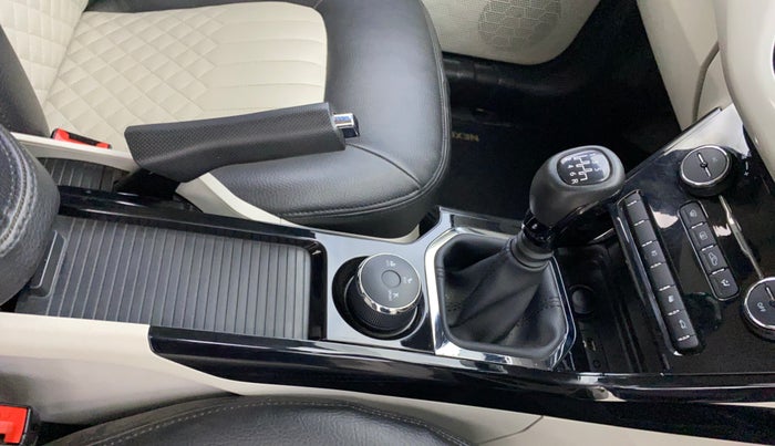 2022 Tata NEXON XZ PLUS PETROL, Petrol, Manual, 28,011 km, Gear Lever
