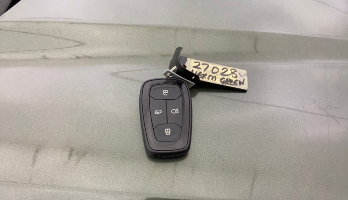 2022 Tata NEXON XZ PLUS PETROL, Petrol, Manual, 28,011 km, Key Close Up