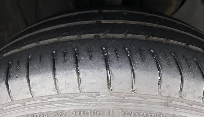 2019 Hyundai Elite i20 MAGNA+ VTVT, Petrol, Manual, 21,335 km, Right Front Tyre Tread