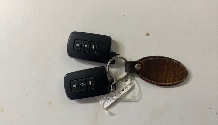 2015 Toyota Corolla Altis G PETROL, Petrol, Manual, 68,892 km, Key Close Up