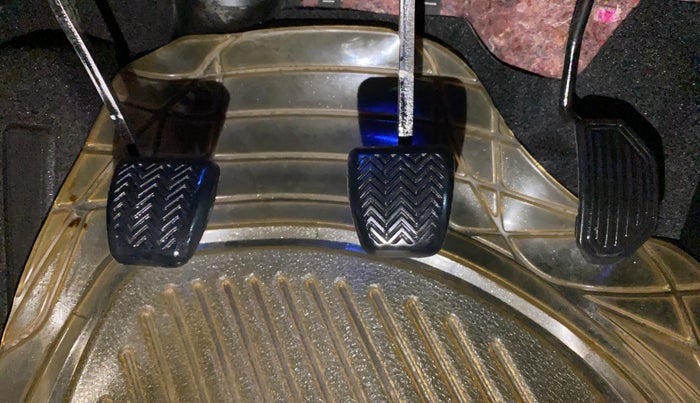 2015 Toyota Corolla Altis G PETROL, Petrol, Manual, 68,892 km, Pedals