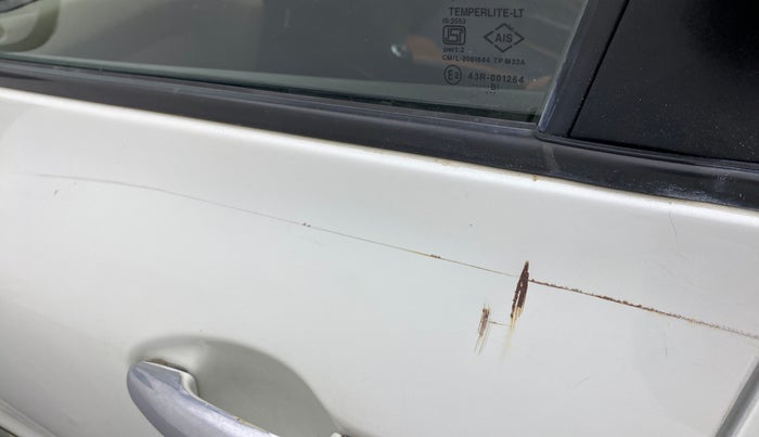 2018 Maruti Dzire VDI, Diesel, Manual, 97,390 km, Front passenger door - Slight discoloration