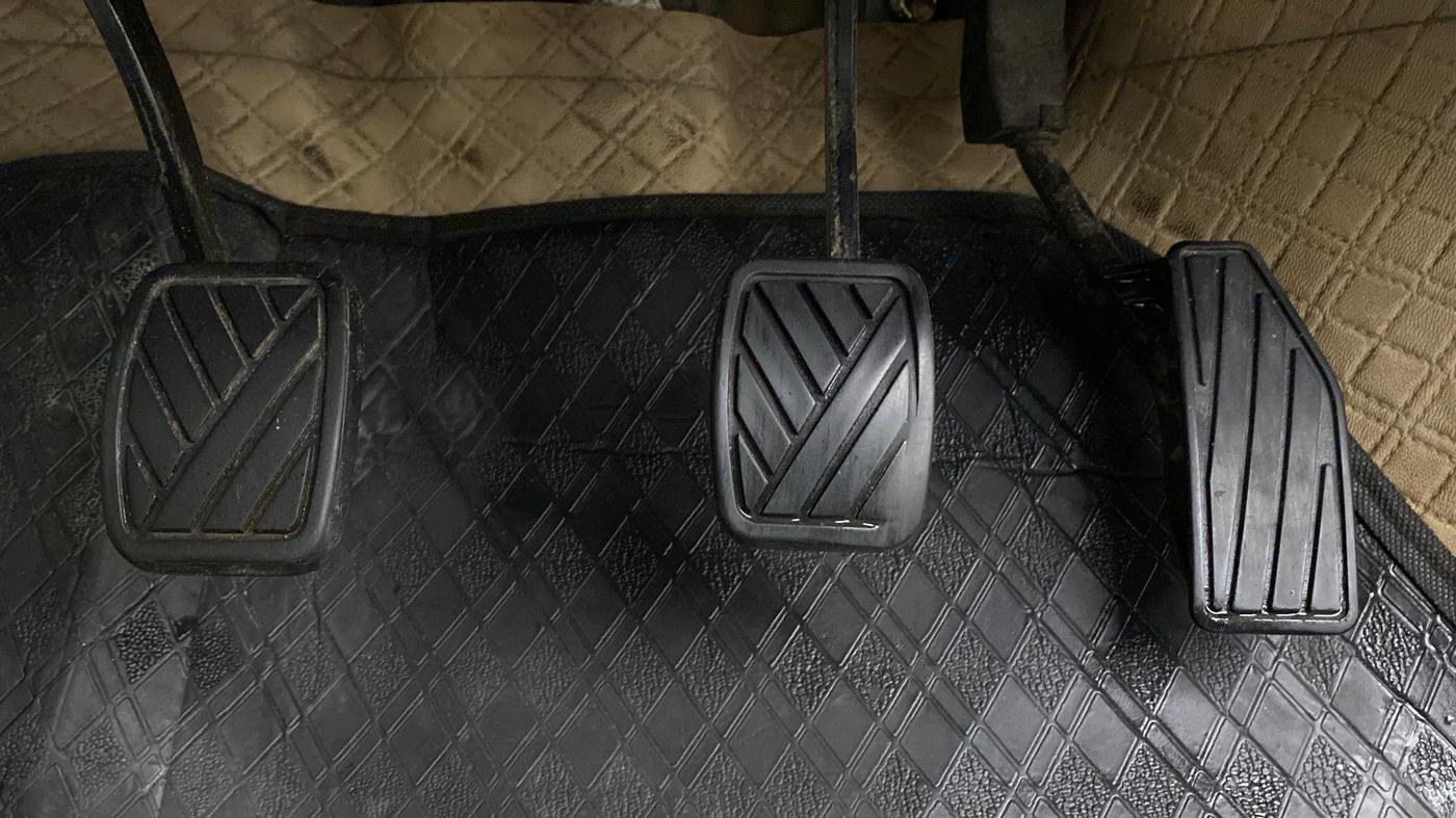 2018 Maruti Dzire VDI, Diesel, Manual, 97,390 km, Pedals