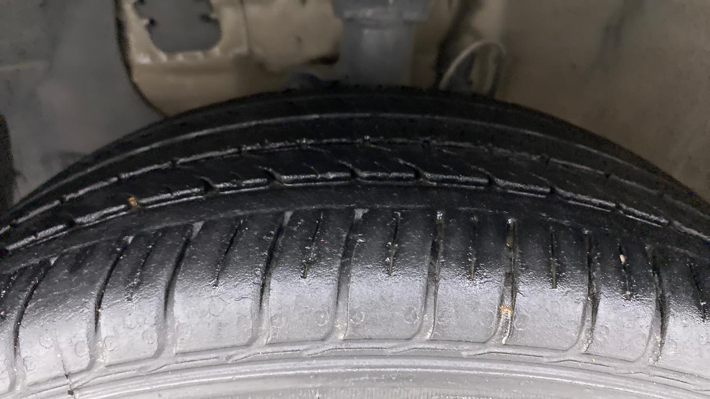 2018 Hyundai i20 Active 1.2 SX DUAL TONE, Petrol, Manual, 72,011 km, Left Front Tyre Tread