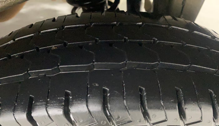 2020 Maruti Eeco 5 STR WITH A/C+HTR, Petrol, Manual, 56,475 km, Left Rear Tyre Tread