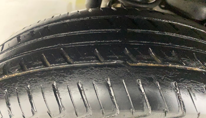 2020 Maruti Eeco 5 STR WITH A/C+HTR, Petrol, Manual, 56,475 km, Right Rear Tyre Tread