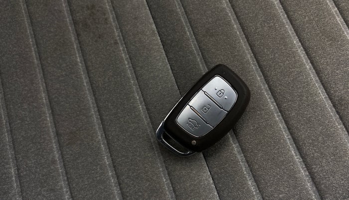 2024 Hyundai GRAND I10 NIOS ASTA AMT 1.2 KAPPA VTVT, Petrol, Automatic, 12,132 km, Key Close Up