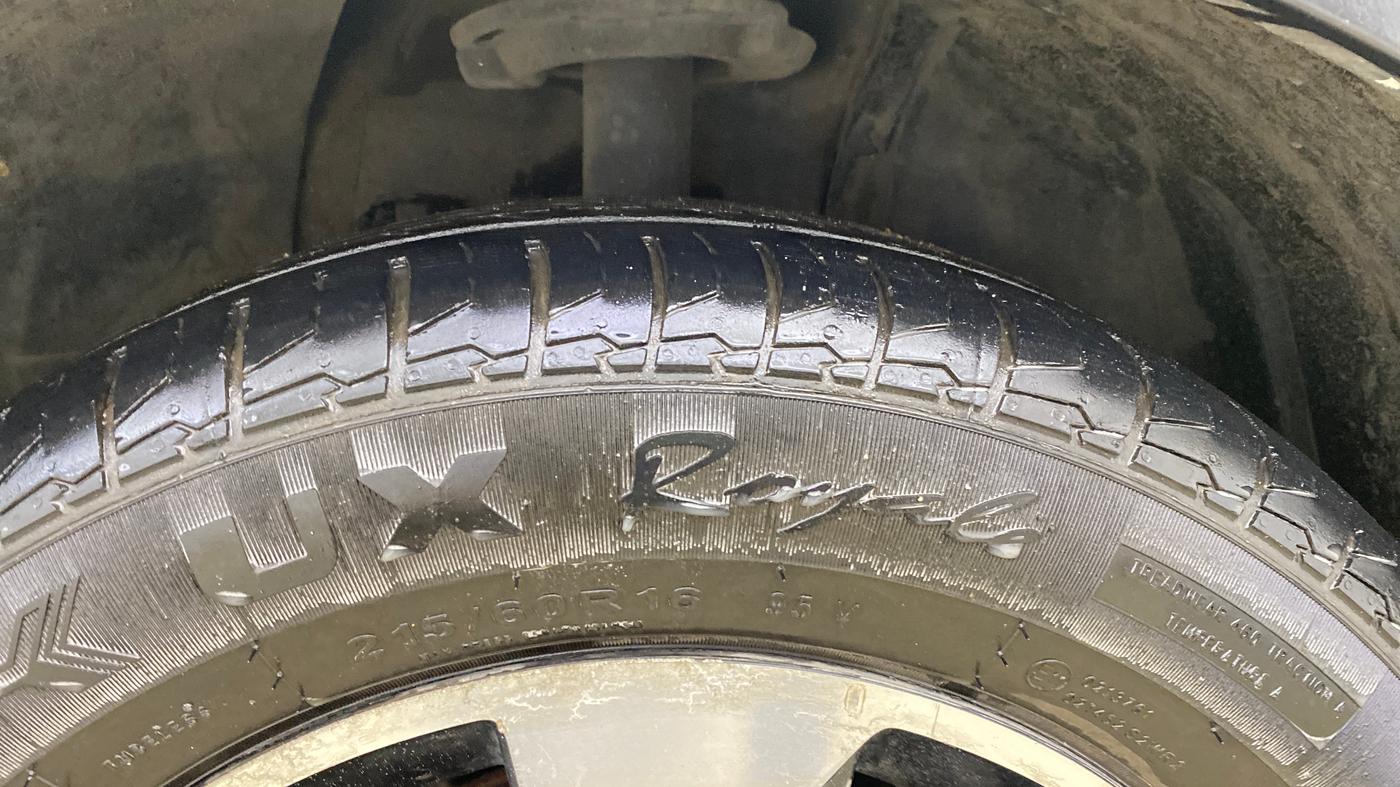 2017 Tata NEXON XZ PLUS PETROL, Petrol, Manual, 86,660 km, Right Front Tyre Tread