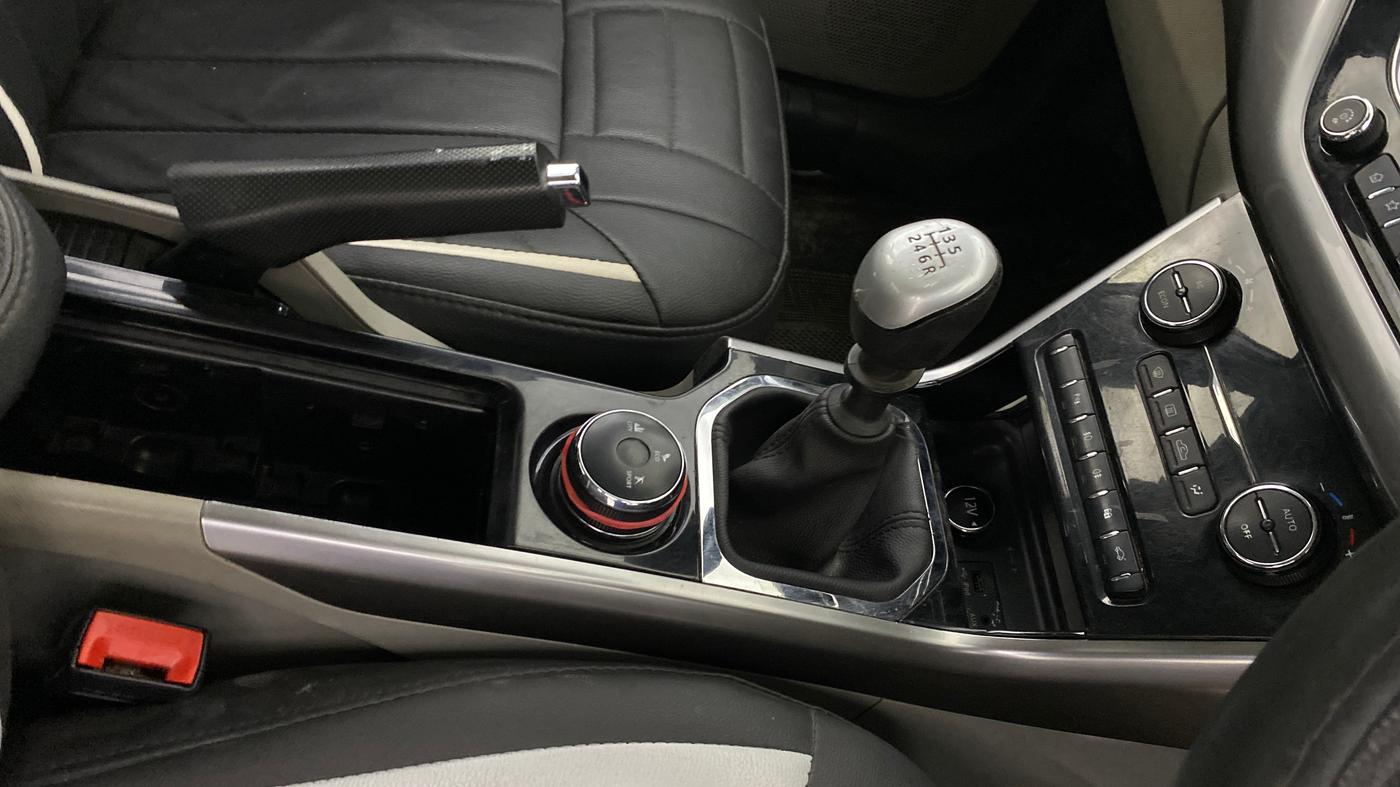 2017 Tata NEXON XZ PLUS PETROL, Petrol, Manual, 86,660 km, Gear Lever