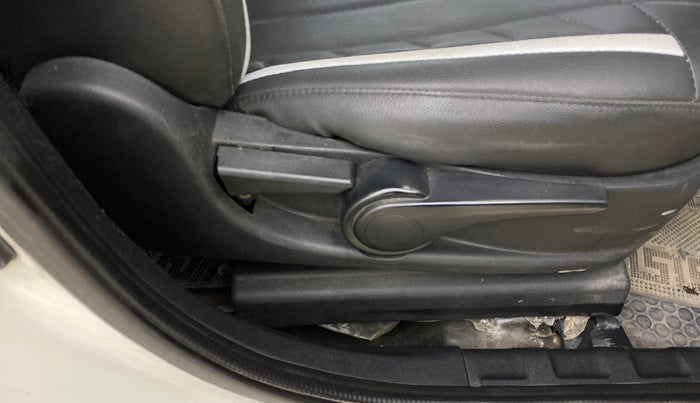 2017 Tata NEXON XZ PLUS PETROL, Petrol, Manual, 86,660 km, Driver Side Adjustment Panel