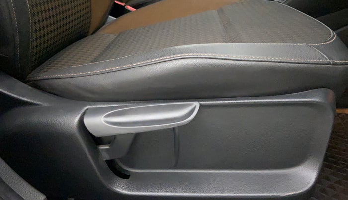 2018 Volkswagen Polo HIGHLINE PLUS 1.0 16 ALLOY, Petrol, Manual, 37,130 km, Driver Side Adjustment Panel