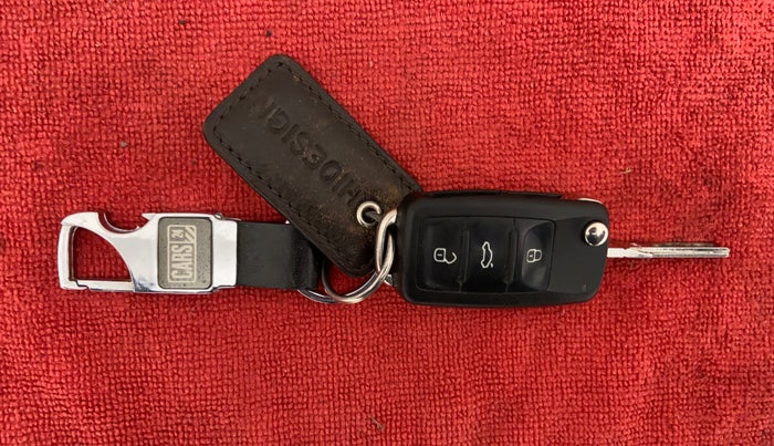 2018 Volkswagen Polo HIGHLINE PLUS 1.0 16 ALLOY, Petrol, Manual, 37,130 km, Key Close Up