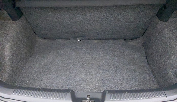 2018 Volkswagen Polo HIGHLINE PLUS 1.0 16 ALLOY, Petrol, Manual, 37,130 km, Boot Inside