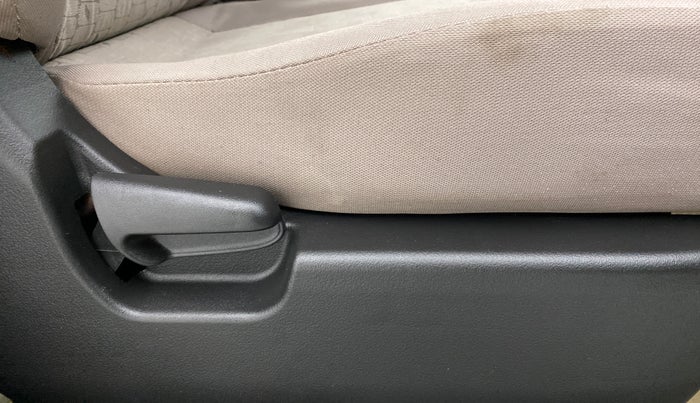 2015 Maruti Wagon R 1.0 VXI, Petrol, Manual, 12,881 km, Driver Side Adjustment Panel