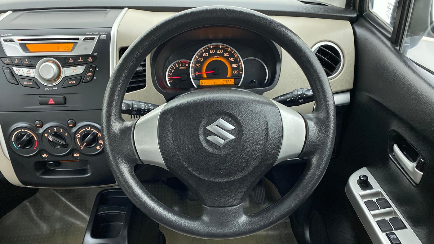 2015 Maruti Wagon R 1.0 VXI, Petrol, Manual, 12,881 km, Steering Wheel Close Up