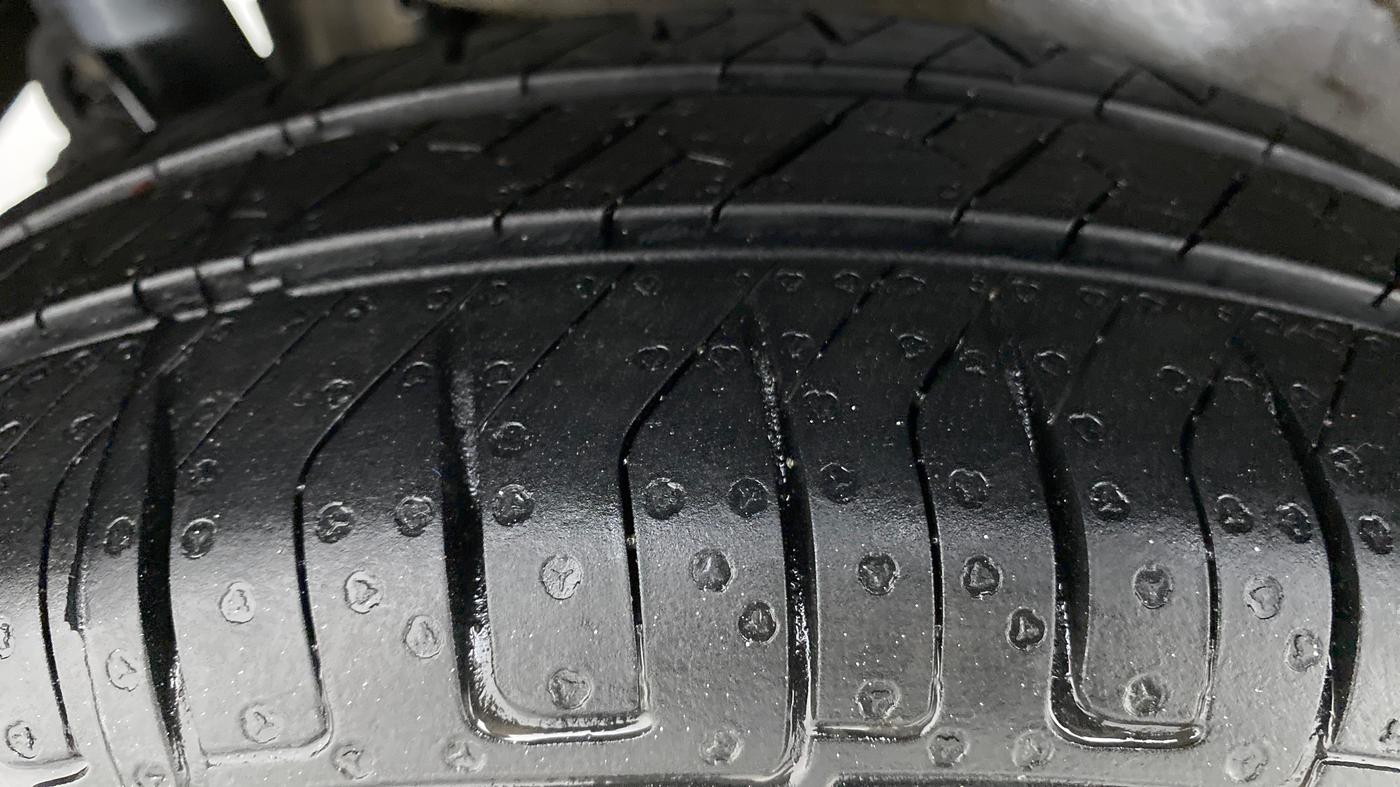 2015 Maruti Wagon R 1.0 VXI, Petrol, Manual, 12,881 km, Right Rear Tyre Tread
