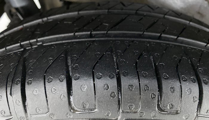 2015 Maruti Wagon R 1.0 VXI, Petrol, Manual, 12,881 km, Right Rear Tyre Tread