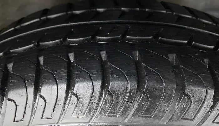 2015 Maruti Wagon R 1.0 VXI, Petrol, Manual, 12,881 km, Right Front Tyre Tread