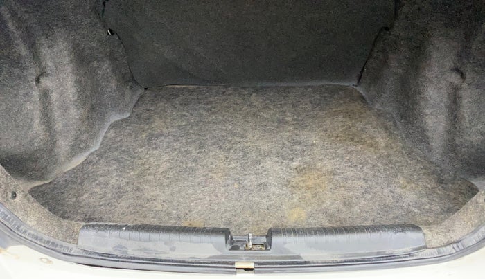 2015 Honda Amaze 1.2L I-VTEC S, Petrol, Manual, 80,673 km, Boot Inside