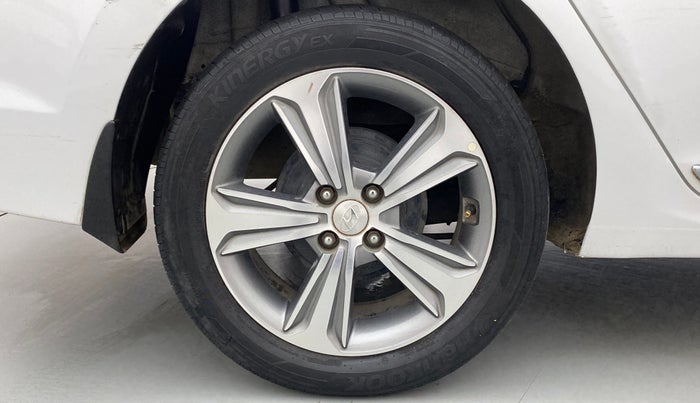 2018 Hyundai Verna 1.6 CRDI SX + AT, Diesel, Automatic, 63,709 km, Right Rear Wheel
